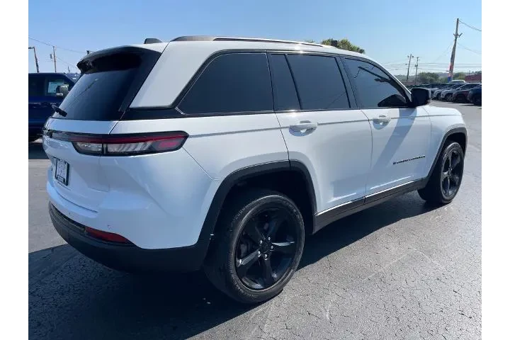 $31988 : Jeep Grand Cherokee 2023 4x4 image 3