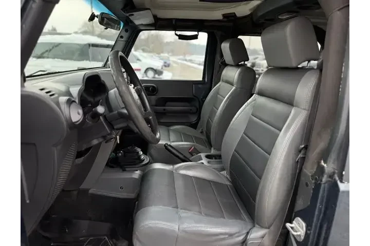 $9500 : Jeep Wrangler 2007 4x4 X 2dr image 2