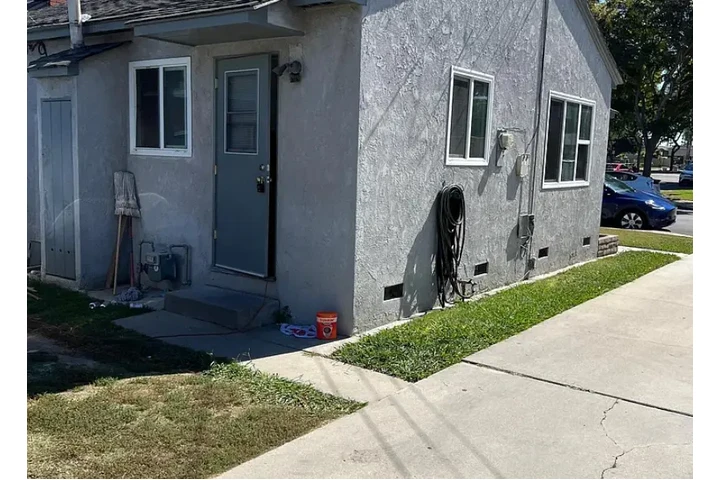 $1300 : Single Family Home. All new image 1