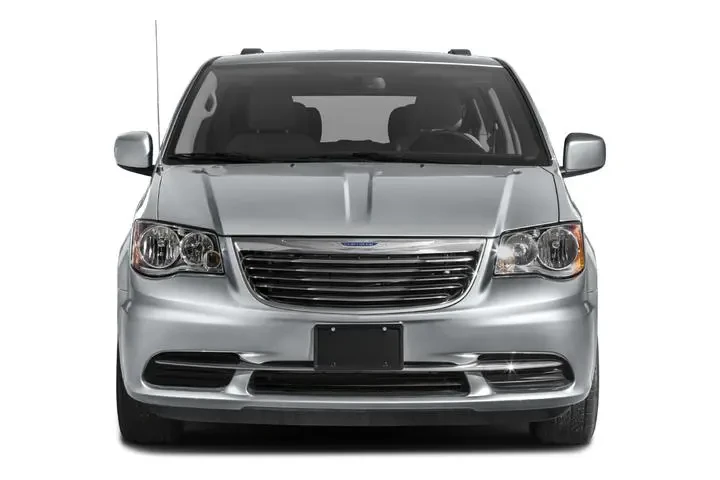 $10751 : Chrysler Town and Country 20 image 4
