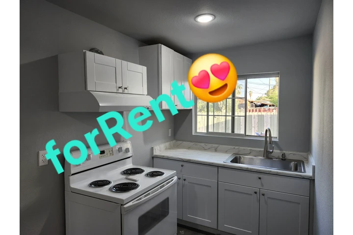 $950 : Se Renta Studio Vegas image 1