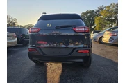 $8900 : 2017 Cherokee Latitude FWD thumbnail