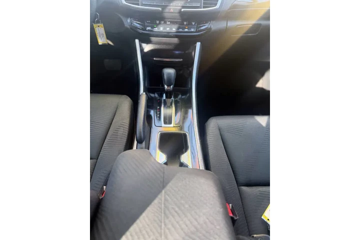 2017 Accord LX image 6