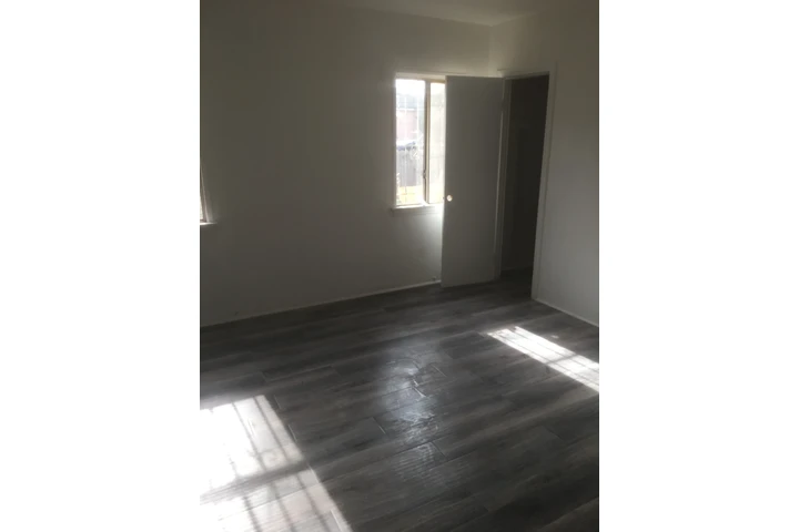$800 : Rento Cuarto image 2