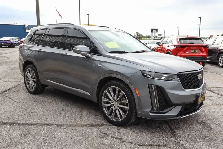 $25087 : 2020 XT6 AWD 4dr Sport image 3