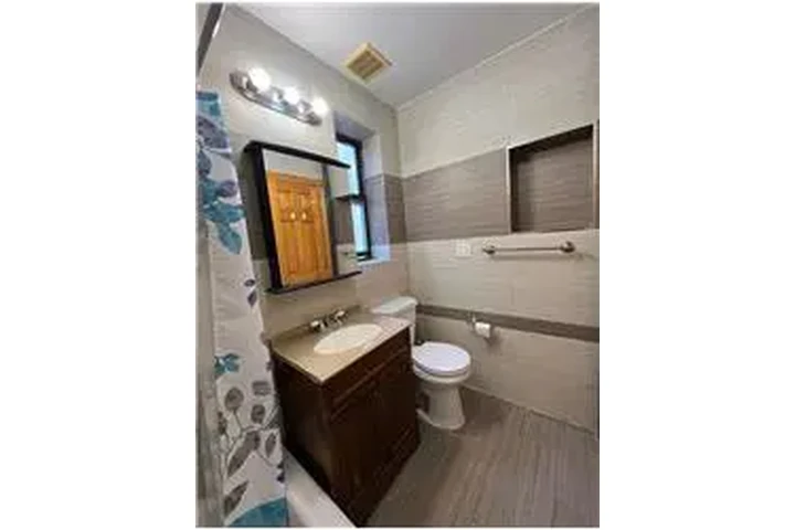 $2500 : Rental property with 1 bedro image 8