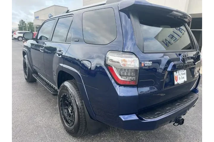 $44489 : Toyota 4Runner 2023 4x4 SR5 image 3