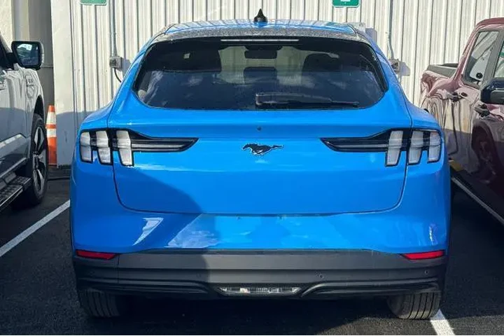 $30983 : Ford Mustang Mach-E 2023 AWD image 6