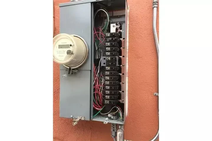GRANADOS ELECTRIC image 5