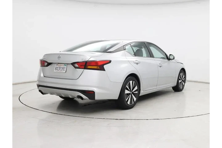$19998 : Nissan Altima 2022 2.5 SV 4d image 8