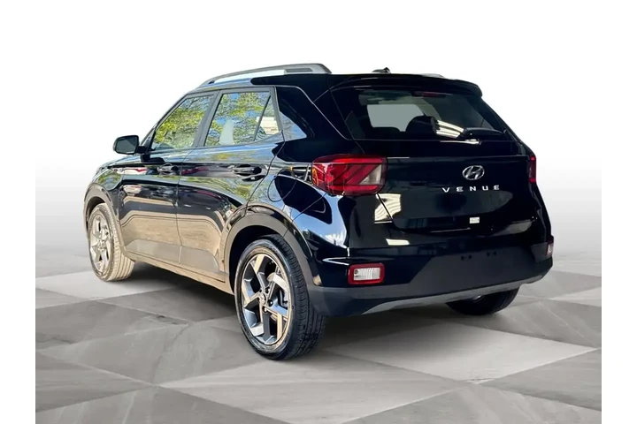 $17854 : Hyundai VENUE 2025 SEL 4dr C image 6