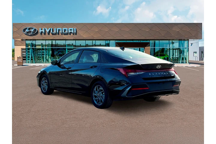 $24994 : Hyundai ELANTRA Hybrid 2025 image 5