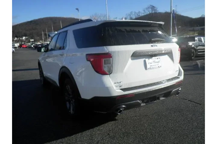 $36980 : Ford Explorer 2023 AWD XLT 4 image 4
