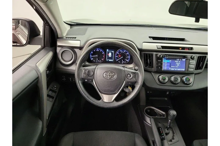 $17998 : Toyota RAV4 2017 LE 4dr SUV image 10