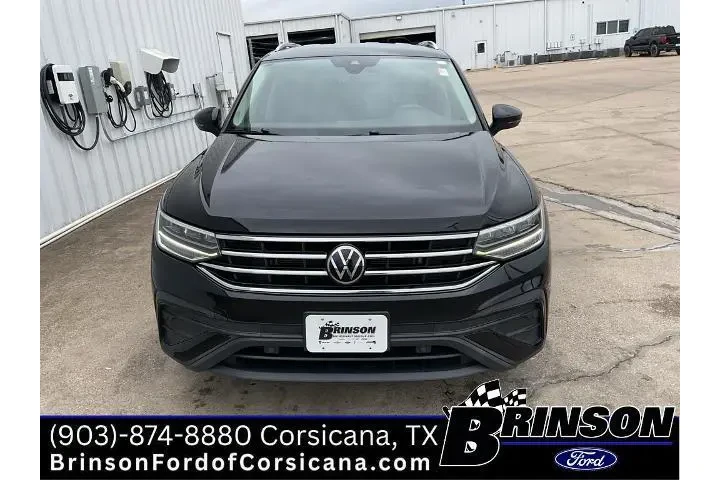 $19990 : Volkswagen Tiguan 2022 SE 4d image 2