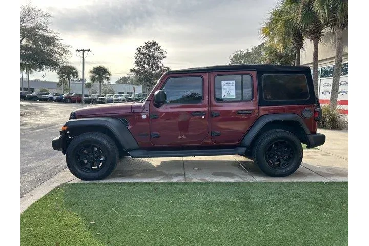 $27941 : Jeep Wrangler Unlimited 2021 image 4