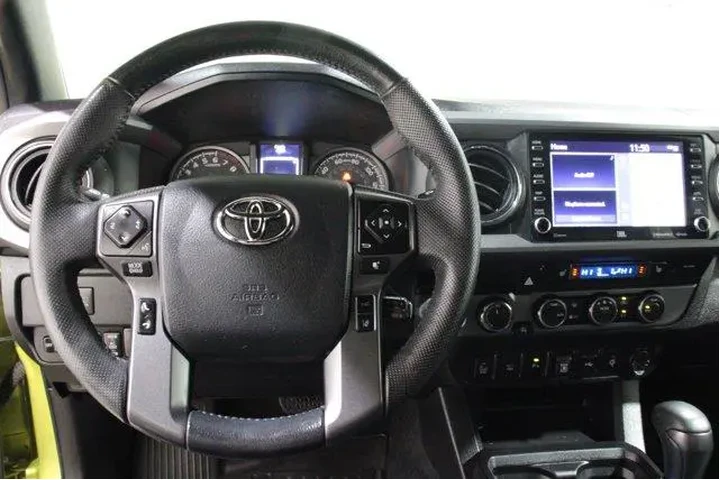 $39892 : Toyota Tacoma 2023 4x4 TRD S image 7