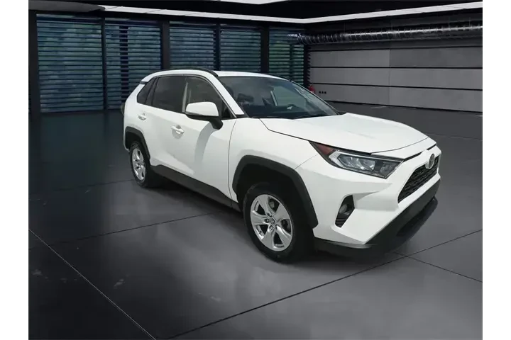 $23988 : Toyota RAV4 2019 XLE 4dr SUV image 2