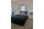 CUARTO/Entrada privada. en Miami