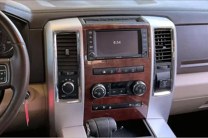 $17898 : Ram 1500 2012 4x4 Laramie 4d image 5