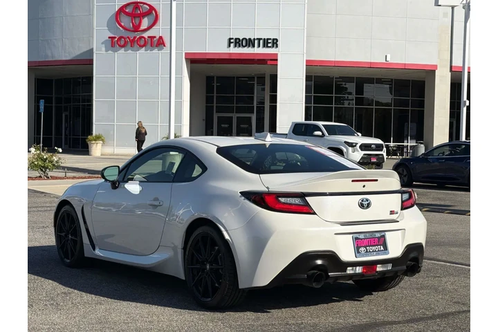 $34944 : Toyota GR86 2024 Premium 2dr image 5