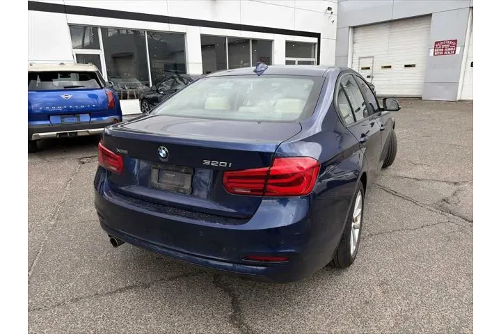 $14943 : BMW 3 Series 2018 AWD 320i x image 5