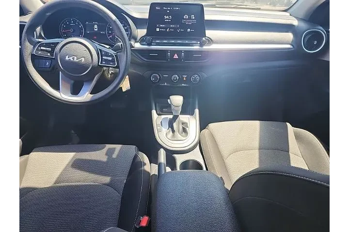 $18496 : Kia Forte 2024 LXS 4dr Sedan image 6