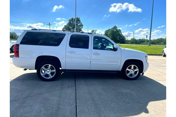 $8999 : 2013 Suburban LTZ 1500 4WD image 3