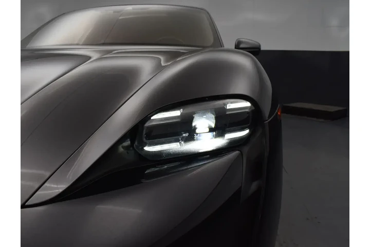 $39995 : Porsche Taycan 2022 4dr Seda image 7