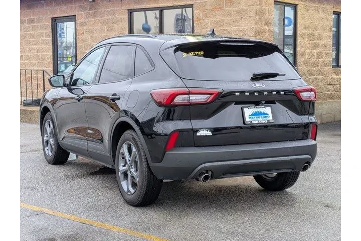 $23912 : Ford Escape 2025 ST-Line 4dr image 5