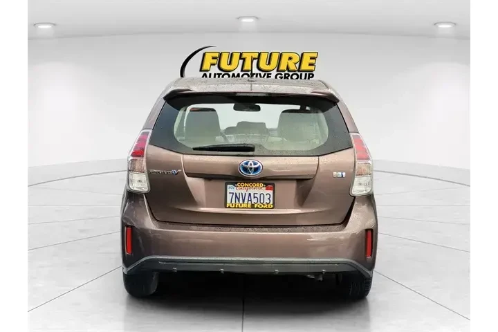 $14488 : Toyota Prius v 2016 Five 4dr image 5