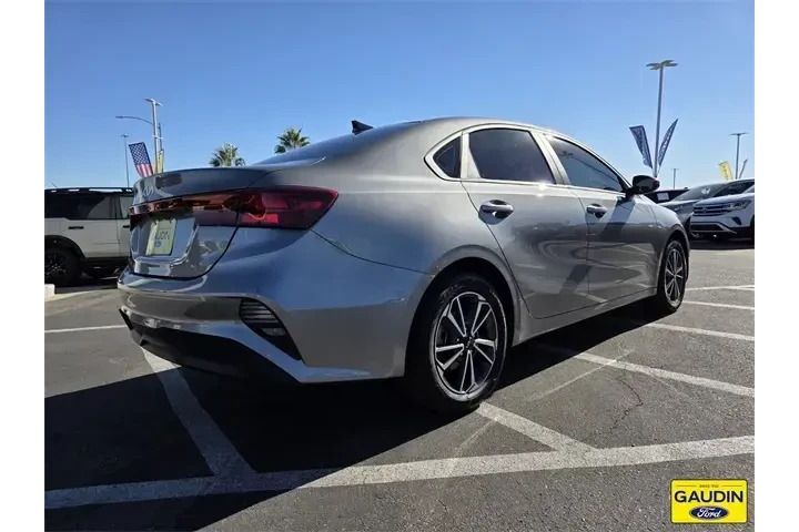 $17500 : Kia Forte 2022 LXS 4dr Sedan image 7