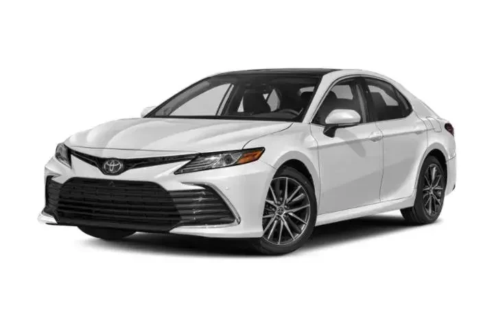Toyota Camry 2024 XLE 4dr Se image 1