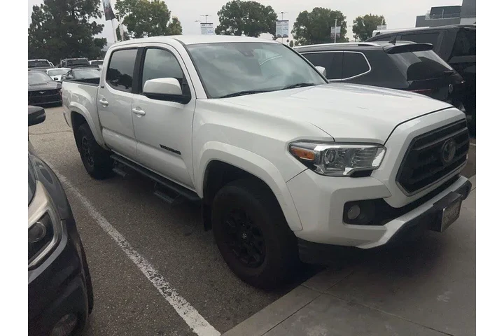 $17995 : Toyota Tacoma 2021 4x2 TRD O image 1