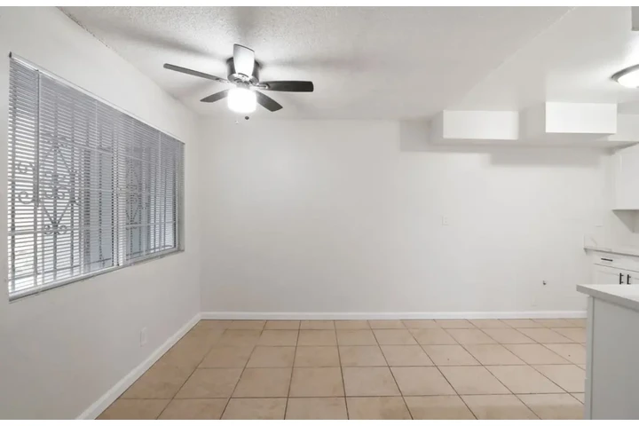 $1965 : 2Bedroom 1Bath Apt In Downey image 4